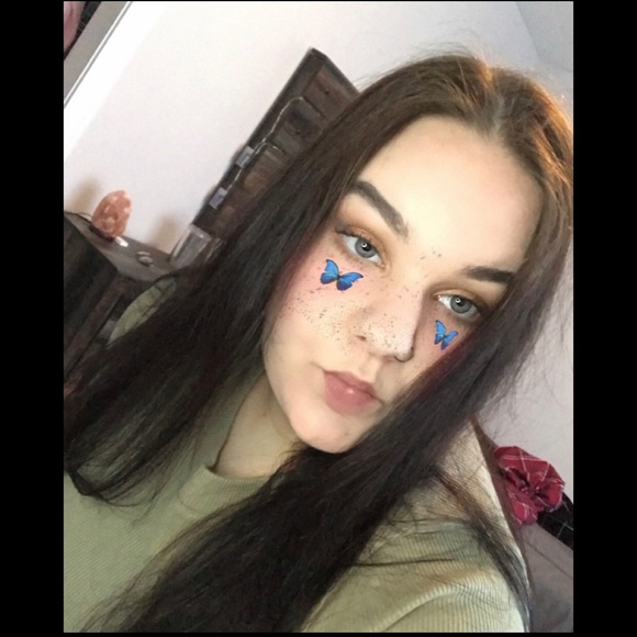 Meet your Posher, Allysa - Picture 1 of 1